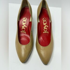 Vintage Joyce Nude Leather Kitten Heel Pumps Size 7.5